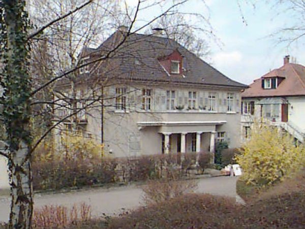 Villenanwesen in top Lage auf dem Merkur
