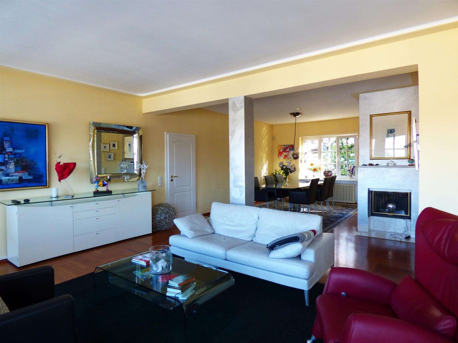 Exklusive Maisonette-Wohnung mit Traumblick in bevorzugter Lage — Wohnzimmer