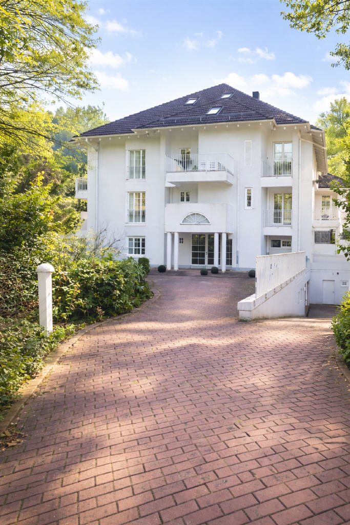 Sehr helle und sonnige 3 Zimmer ETW in Halbhöhenlage — Bild1