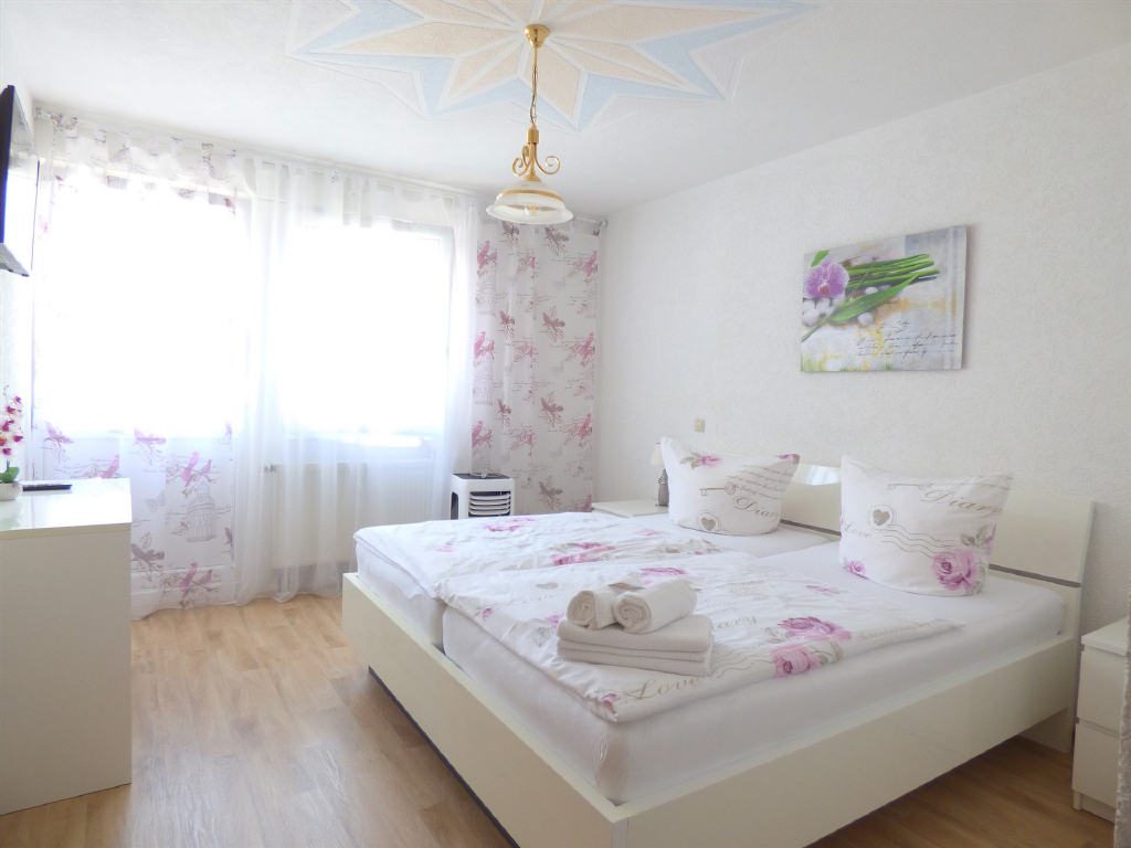 Sehr gepflegtes Wohn-/ und Geschäftshaus im Zentrum von Baden-Baden — Apartment_II