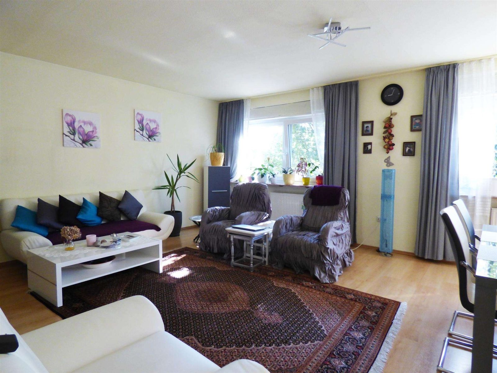 WGH im Zentrum/ Ideal für Gewerbetreibende geeignet — Wohnzimmer_Wg_1